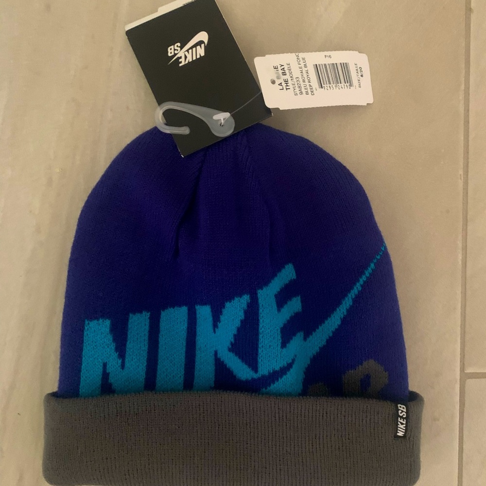 NEW NIKE Winter Toque Hat Size 8-20